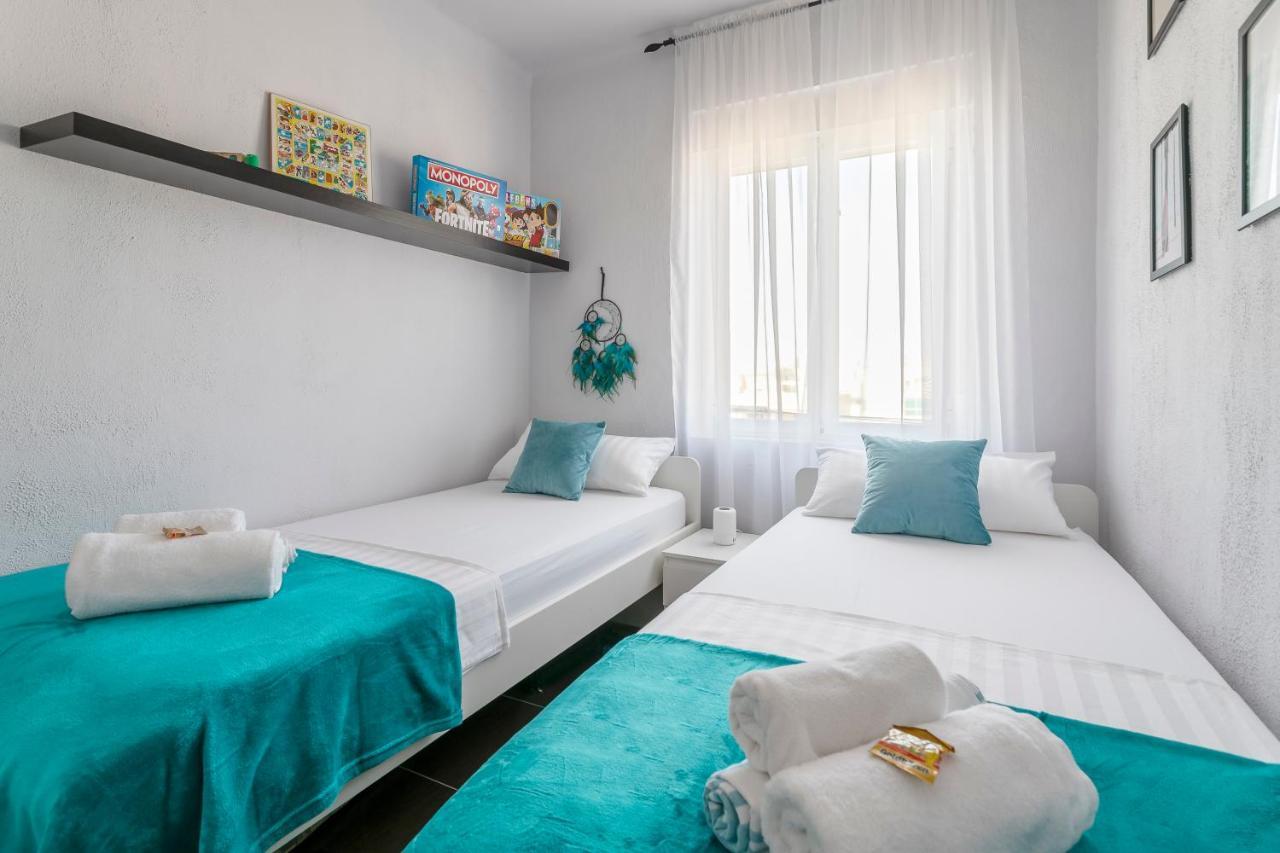 ✩Direct Beach Location ✩ Familyfriendly ✩ Netflix Santa Pola Exterior foto